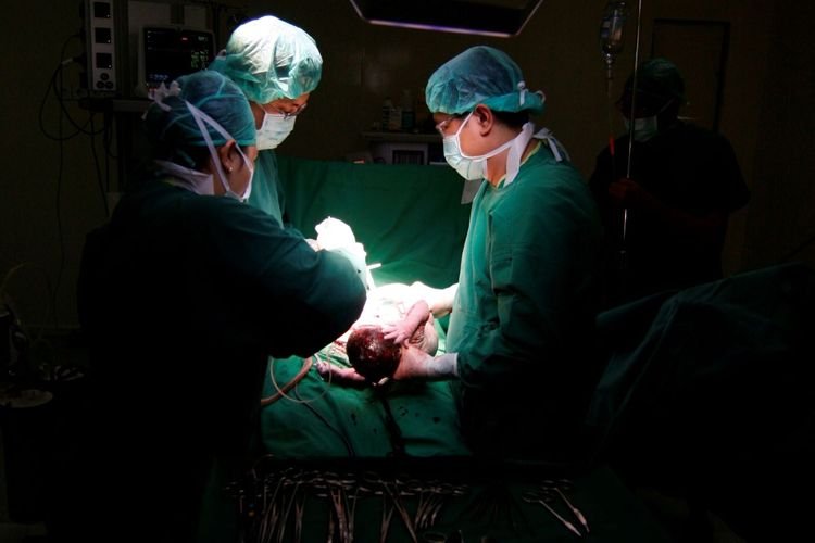 Dokter Obgyn Ungkap Fakta di Balik Kasus Viral ‘Rahim Copot’, Ceritakan Detik-detik Menegangkan