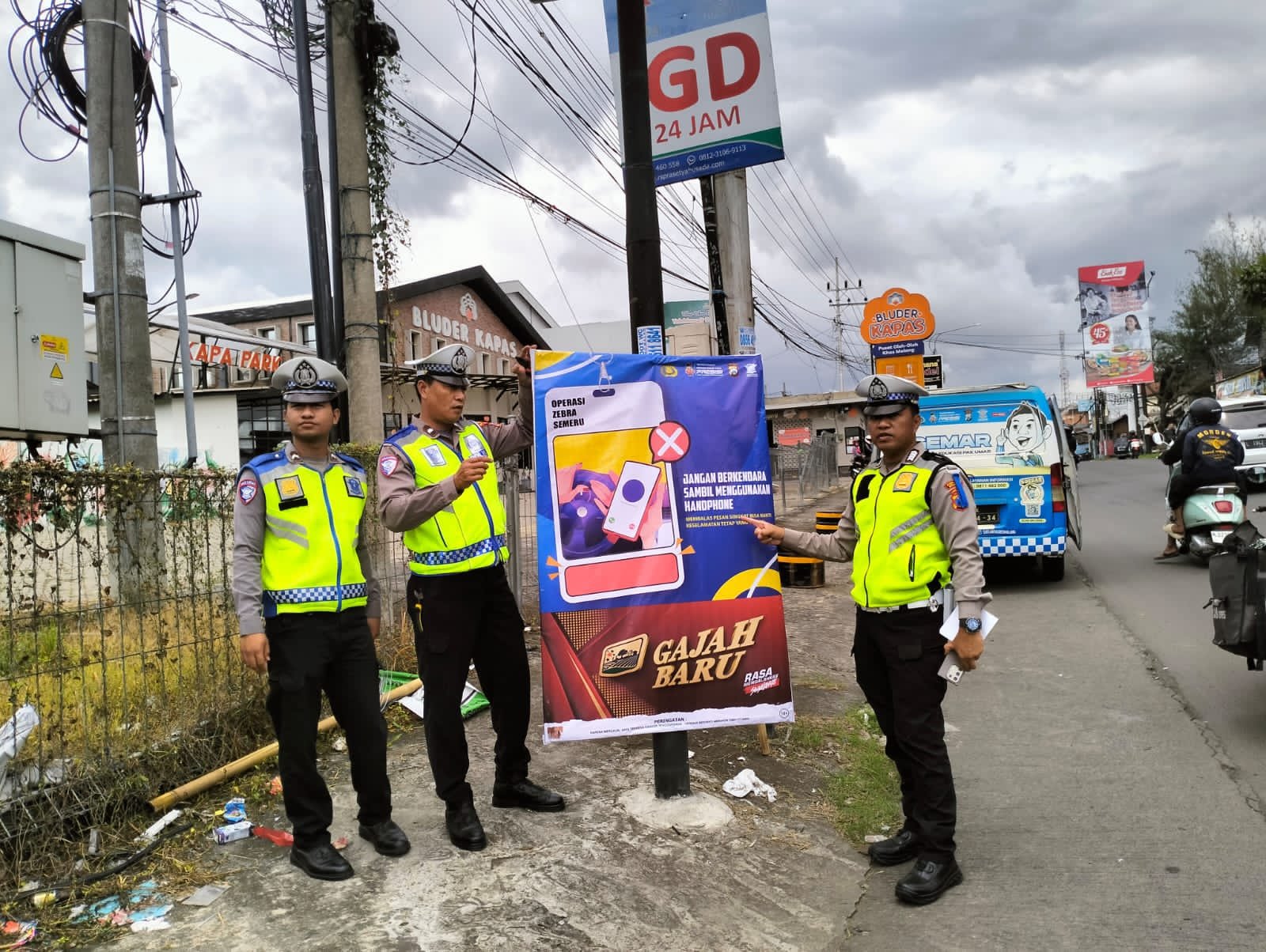 Polres Malang Pasang 60 Baliho untuk Tingkatkan Keselamatan Selama Operasi Zebra Semeru 2025