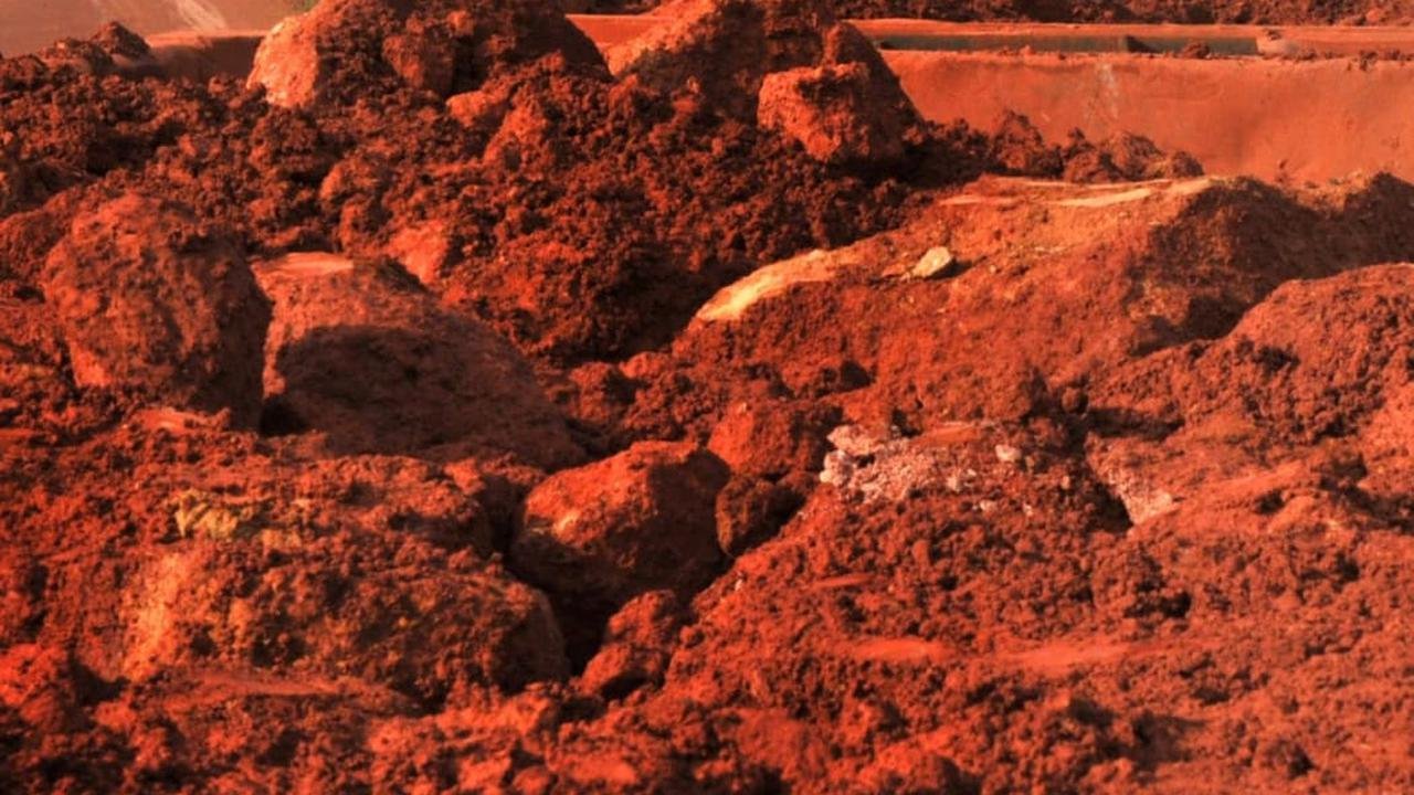 ESDM Buka Lelang 629 Ribu Ton Bauksit, Potensi Penerimaan Negara Rp 200 Miliar