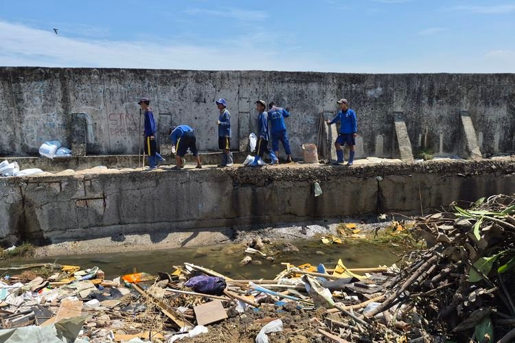 Pemprov DKI : Perbaikan Tanggul Bocor di Pesisir Jakut Selesai