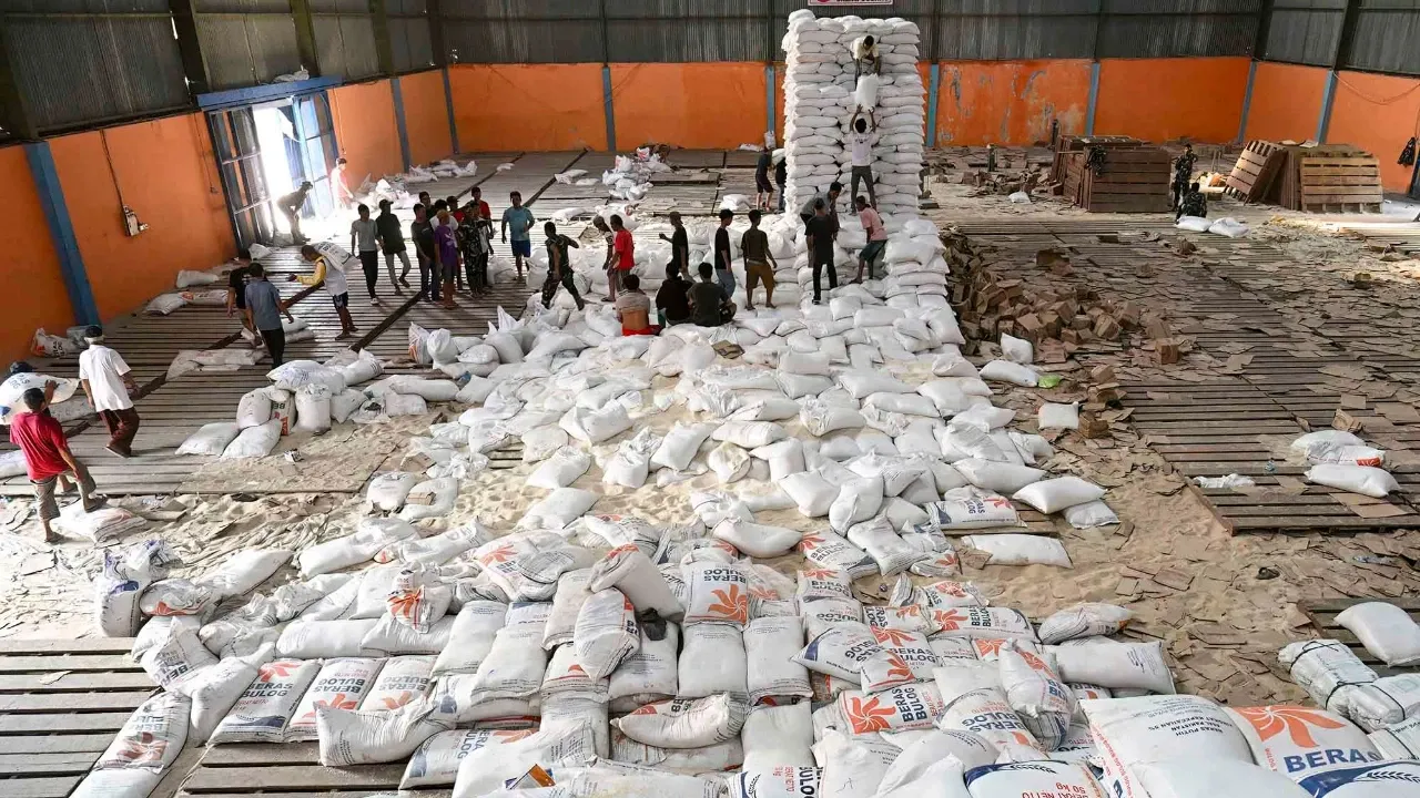 Pesawat Angkut A-400 dah Helikopter Diterjunkan, 500 Ton Bantuan Telah Dikirim ke Lokasi Banjir Sumatra