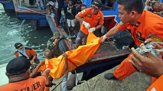 1 Jenazah Korban Kapal  yang Tenggelam di Labuan Bajo Ditemukan