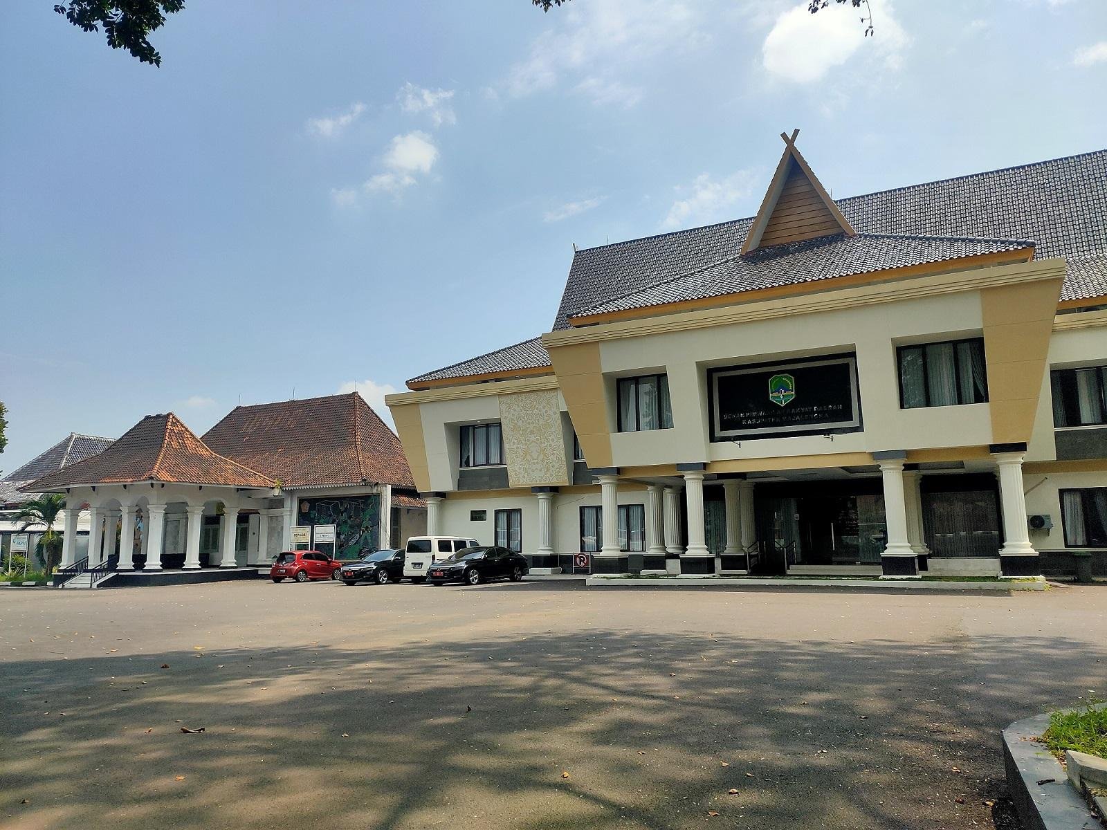 ‎DPRD Dorong Pemkab Majalengka Pastikan Siltap Perangkat Desa Cair Pekan Depan‎‎