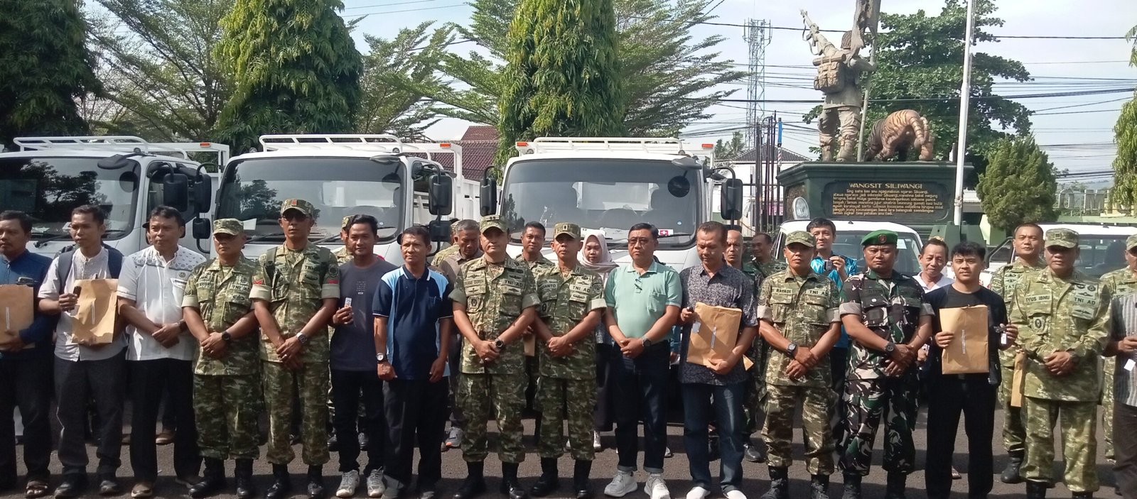 ‎Kodim 0617 Majalengka Serahkan Kendaraan Operasional Koperasi Desa Merah Putih
