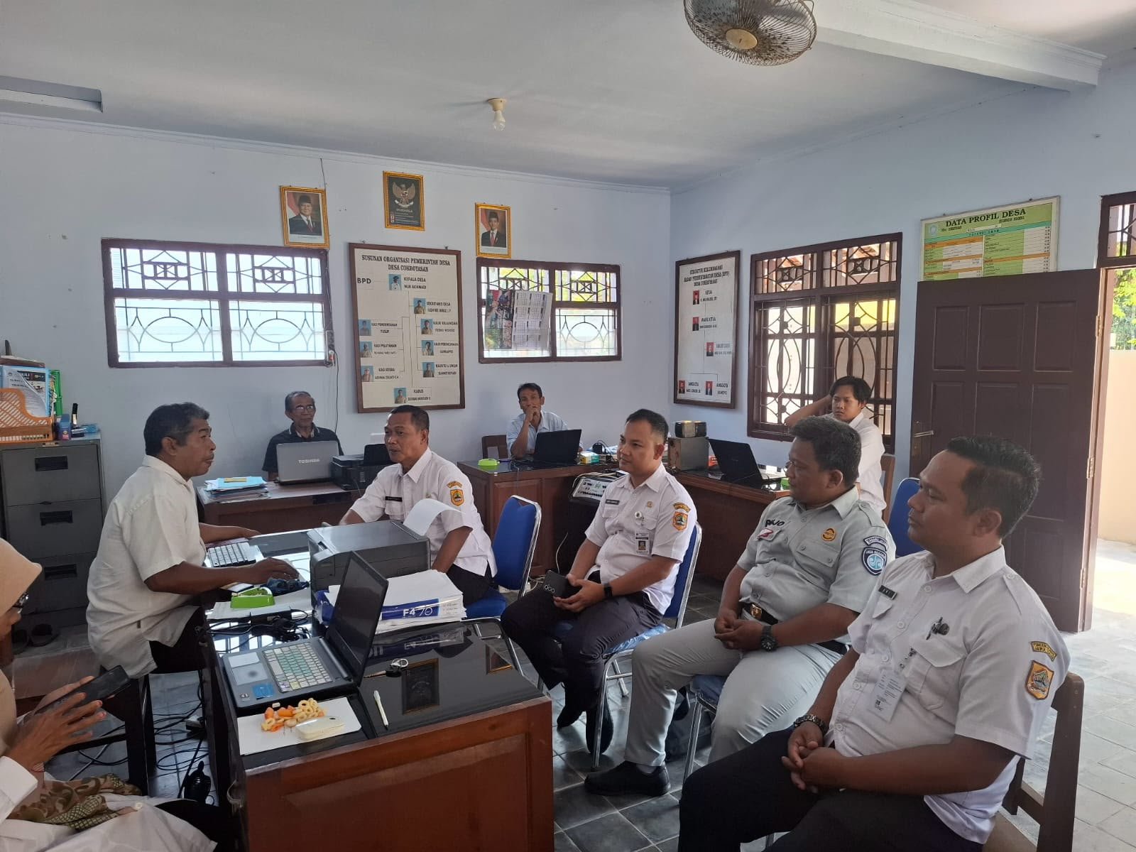 Monitoring dan Evaluasi Samsat Budiman, Tim Pembina Samsat Purworejo Perkuat Kualitas Pelayanan di BUMDes Cokroyasan