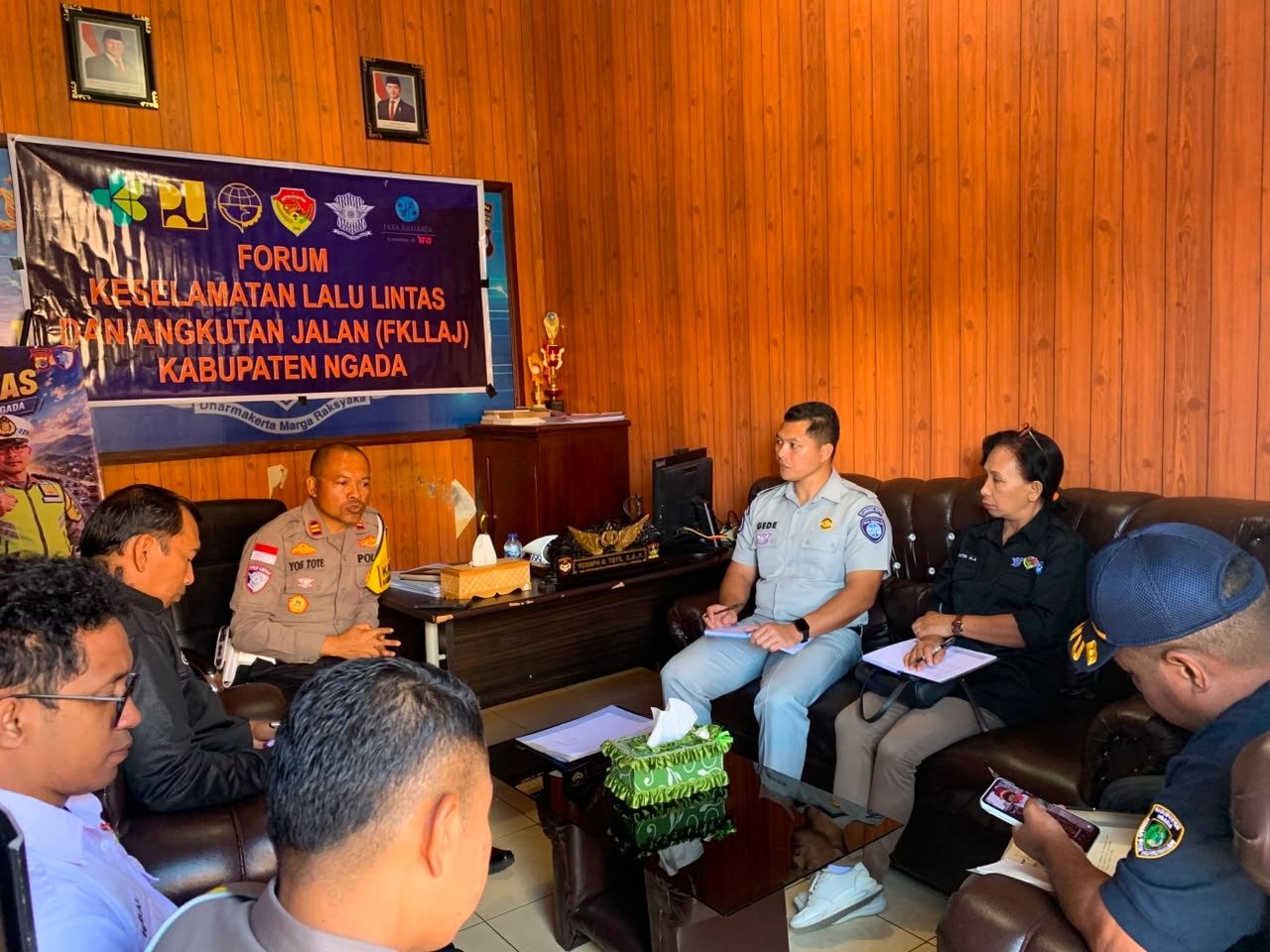 Kepolisian dan Jasa Raharja Kabupaten Ngada Gelar Rapat Bahas Persiapan Pembentukan Forum Lalu Lintas Angkutan Jalan Tahun 2026
