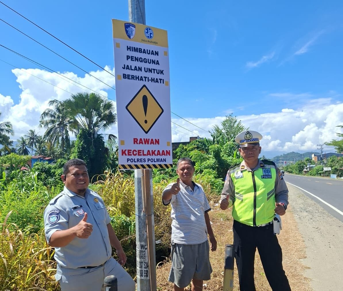 Jasa Raharja Polewali Mandar Laksanakan Survey Jalan dan Pemasangan Spanduk Keselamatan Berlalu Lintas di Sejumlah Titik Rawan Kecelakaan