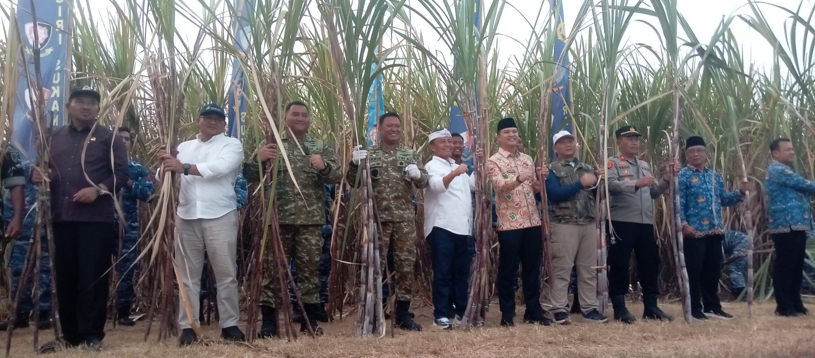 ‎Pangkodau I Lakukan Panen Raya Tebu, TNI AU Perkuat Dukungan untuk Ketahanan Pangan Nasional‎‎