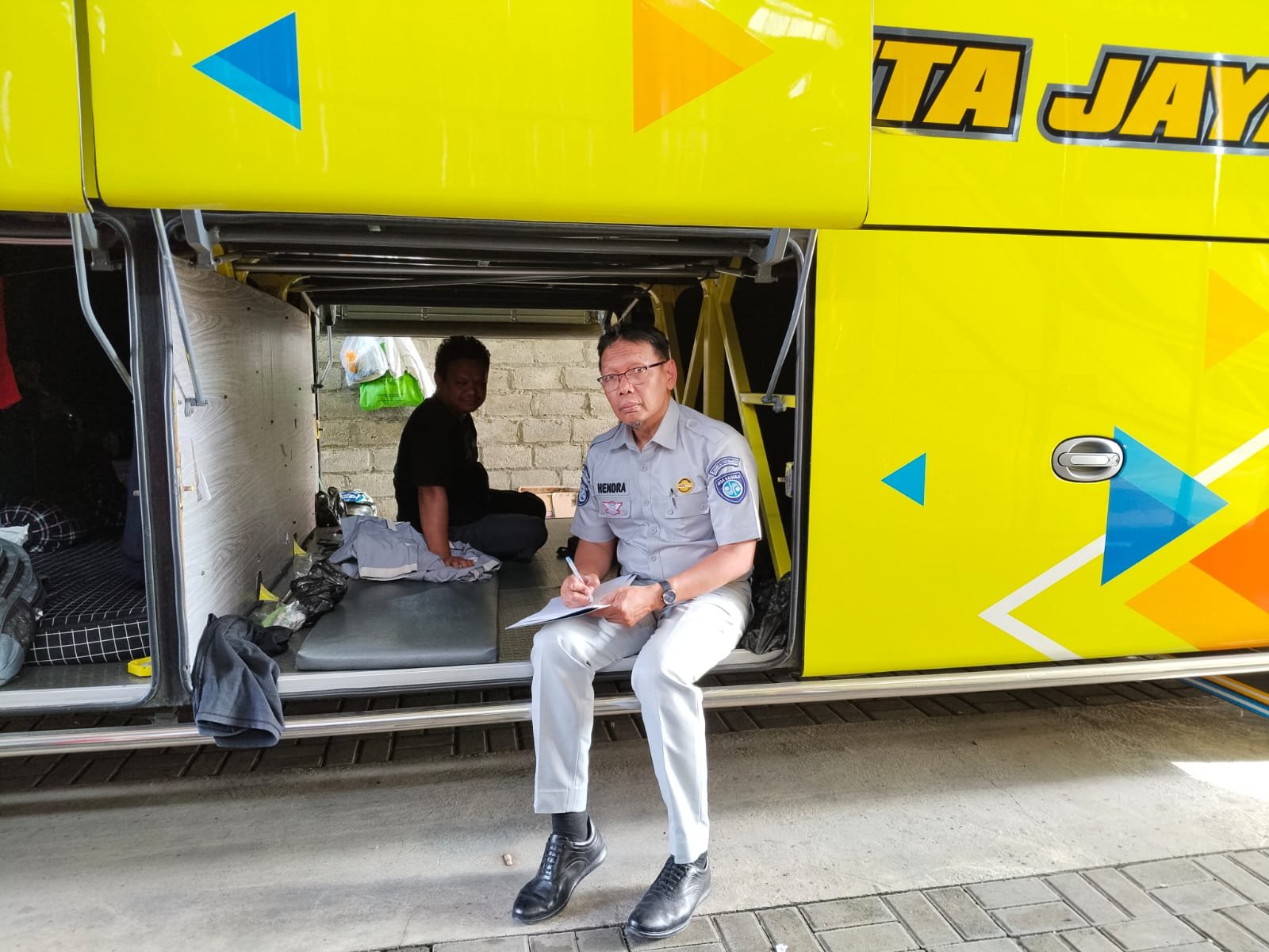CRM dan SIGAP Instansi Jasa Raharja Tingkatkan Kepatuhan Administrasi Kendaraan di PT Arjuna Mir Trans