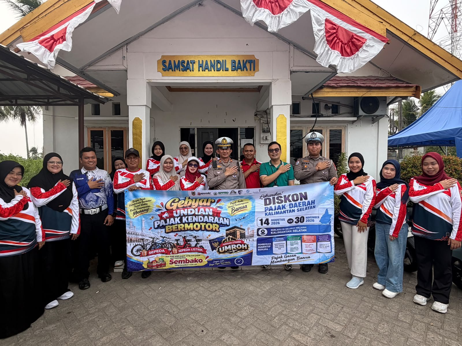 Tim Pembina Samsat Marabahan Kenalkan Relaksasi Pajak dan Layanan Samsat di Handil Bakti