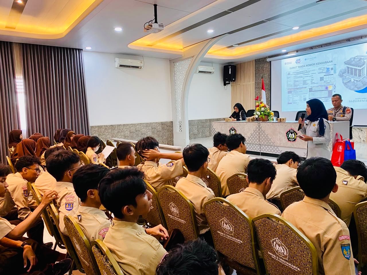 Edukasi di SMAN 5 Yogyakarta Hubungkan Kepatuhan Pajak dengan Kepedulian di Jalan